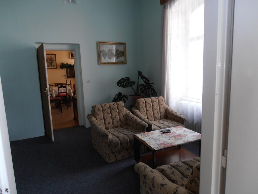 Penzion U Ceske Koruny Jičín Zimmer foto